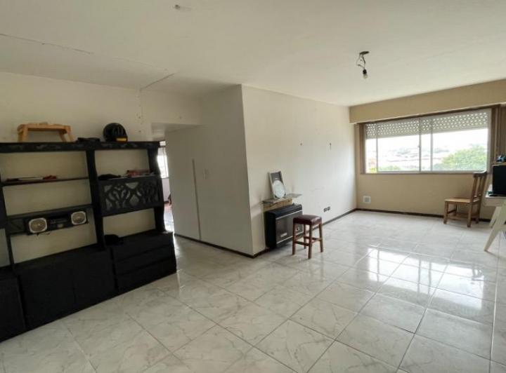 Departamento · 77m² · 4 Ambientes · 1 Cochera