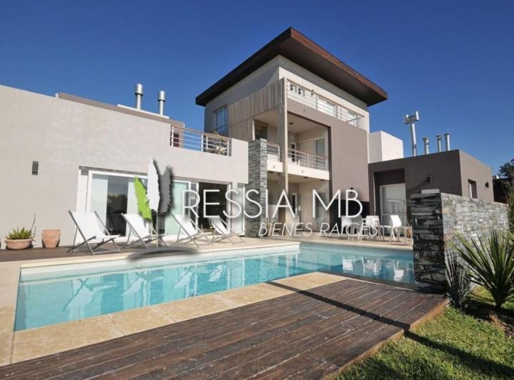 Departamento · 68m² · 3 Ambientes · 1 Cochera