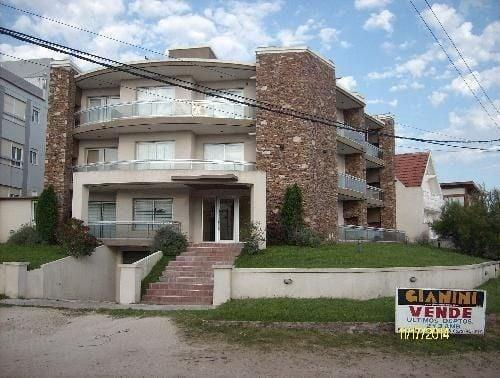 Departamento · 65m² · 2 Ambientes · 1 Cochera