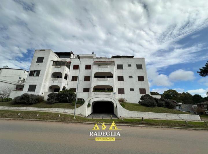 Departamento · 90m² · 3 Ambientes · 1 Cochera