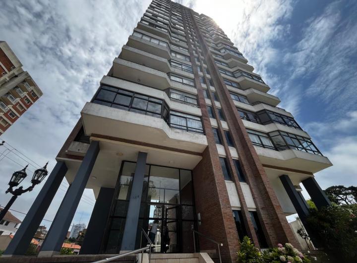 Departamento · 80m² · 3 Ambientes · 1 Cochera