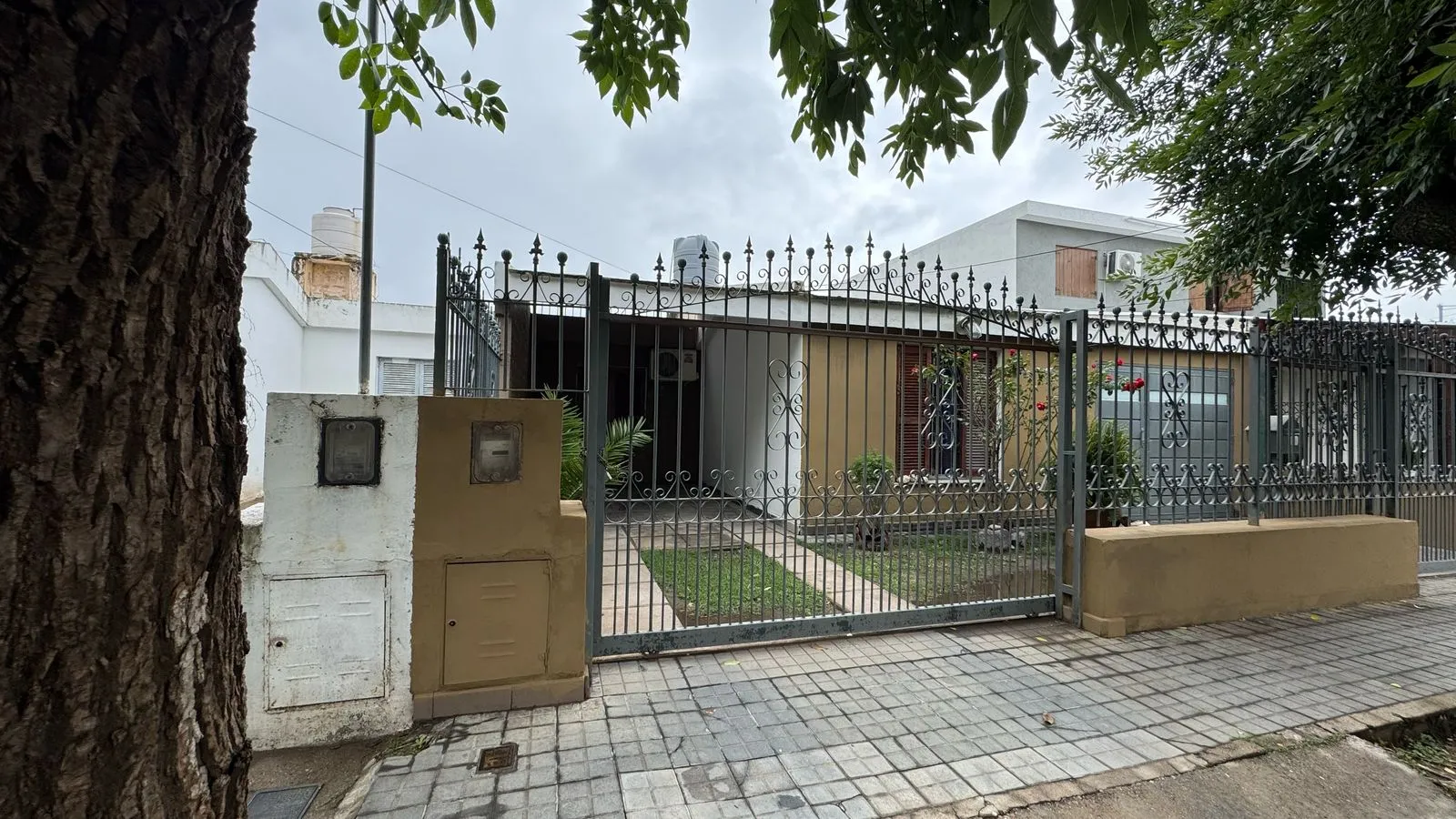 🏠HERMOSA CASA FUNCIONAL EN B° MARCO SASTRE CALLE JUAN DE LUDUEÑA 2800