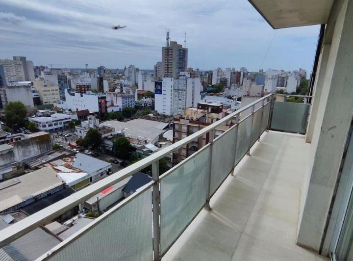 Departamento · 102m² · 4 Ambientes · 1 Cochera