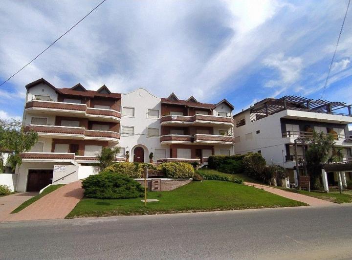 Departamento · 99m² · 4 Ambientes · 1 Cochera