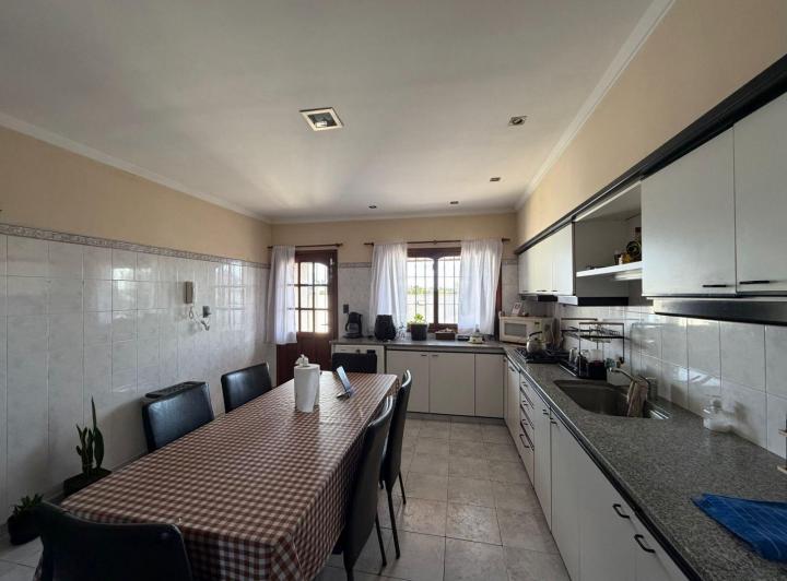Departamento · 200m² · 3 Ambientes