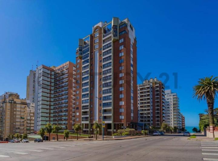 Departamento · 201m² · 3 Ambientes · 2 Cocheras