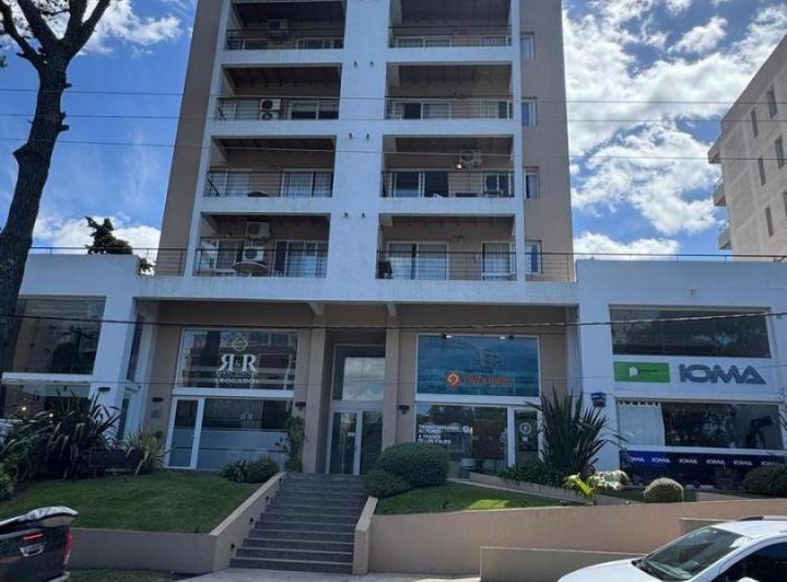 Departamento · 83m² · 4 Ambientes · 2 Cocheras