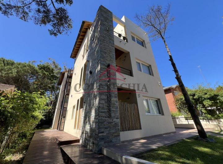Departamento · 80m² · 4 Ambientes · 1 Cochera