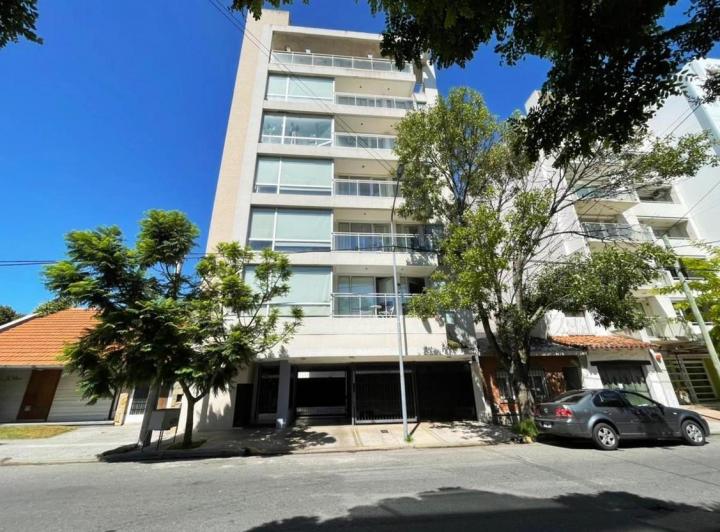 Departamento · 100m² · 4 Ambientes · 1 Cochera