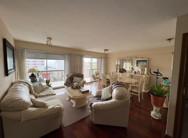 Departamento · 92m² · 4 Ambientes · 1 Cochera