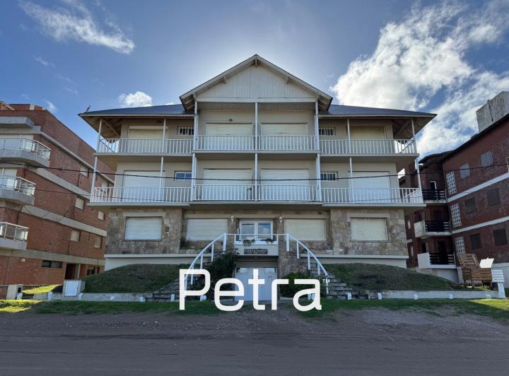 Departamento · 90m² · 4 Ambientes · 1 Cochera
