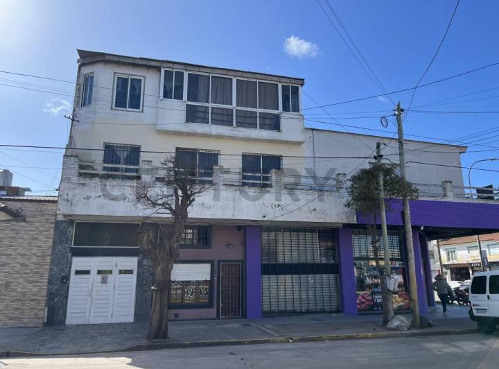 PH · 393m² · 5 Ambientes · 1 Cochera
