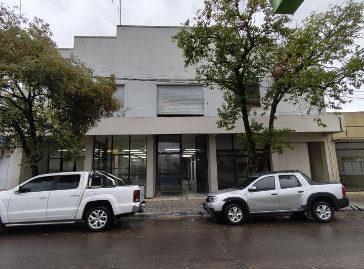 Local comercial · 602m²
