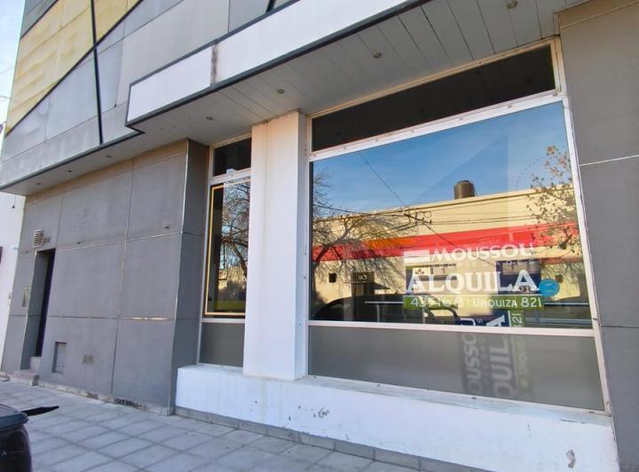 Local comercial · 180m² · 5 Ambientes
