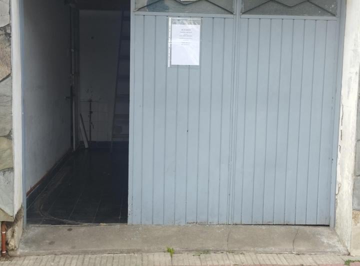 Garage · 215m² · 2 Ambientes