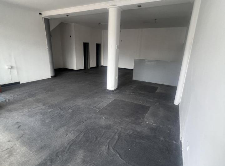 Local comercial · 114m² · 3 Ambientes