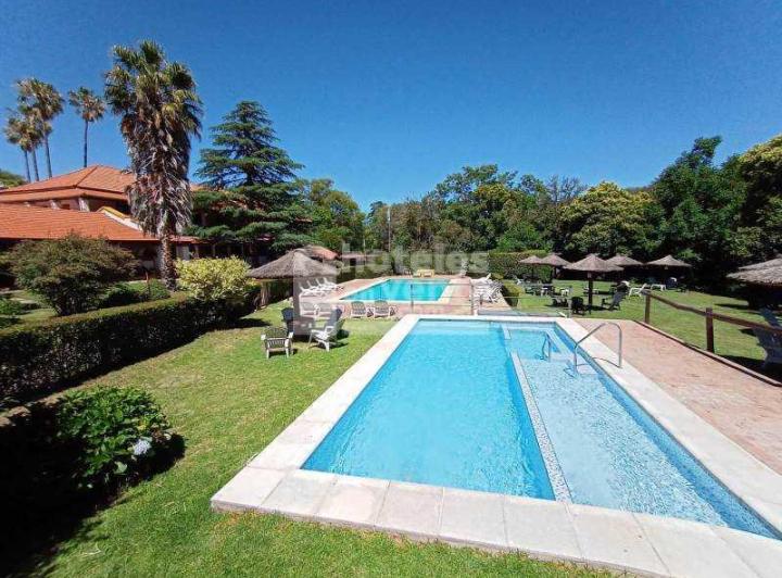 Hotel · 1500m²