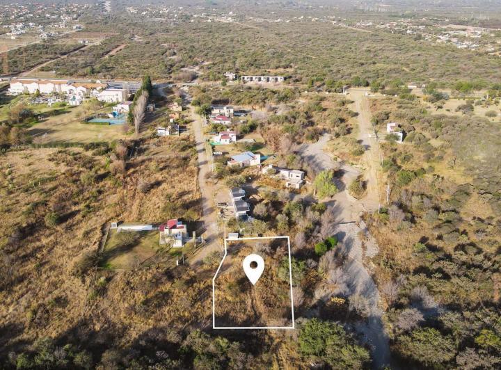 Terreno · 1900m²