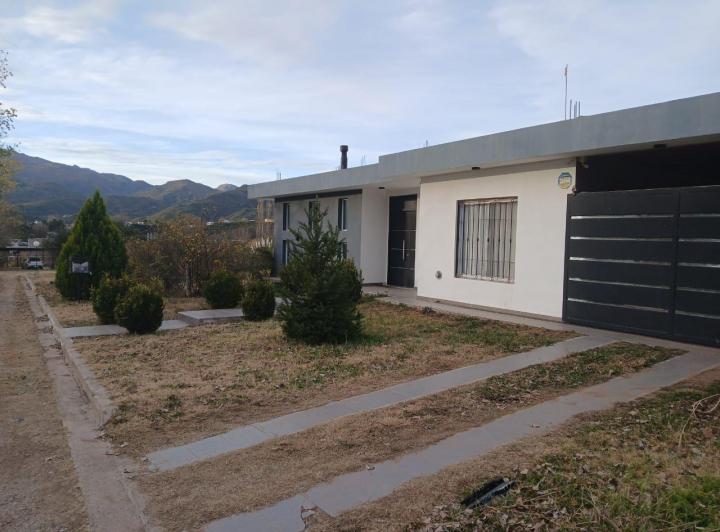 Casa · 120m² · 4 Ambientes · 3 Cocheras