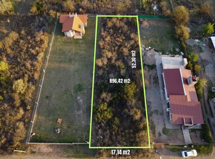 Terreno · 896m²