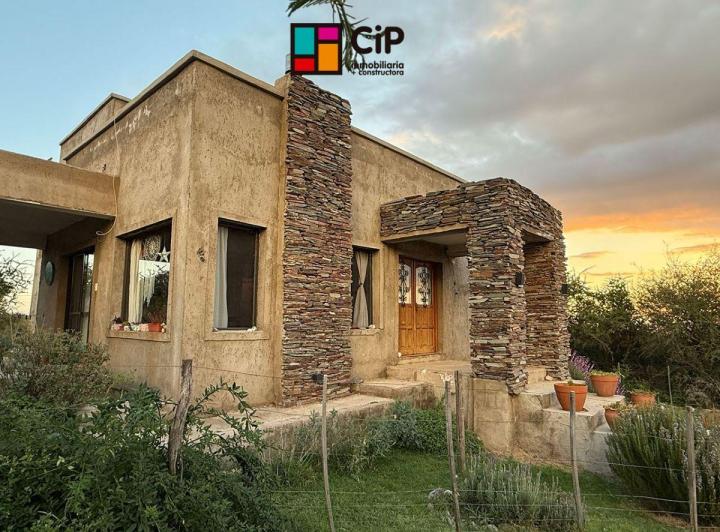 Casa · 190m² · 4 Ambientes · 1 Cochera