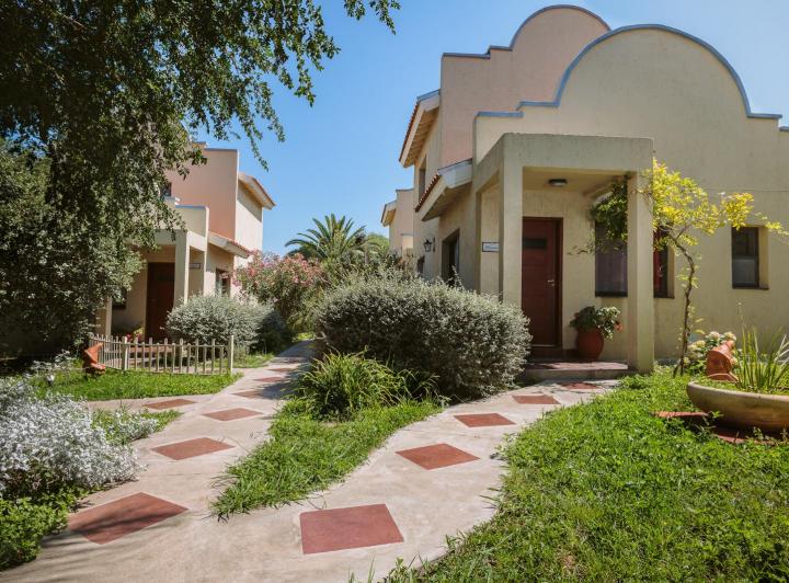 Hotel · 210m² · 10 Ambientes · 1 Cochera