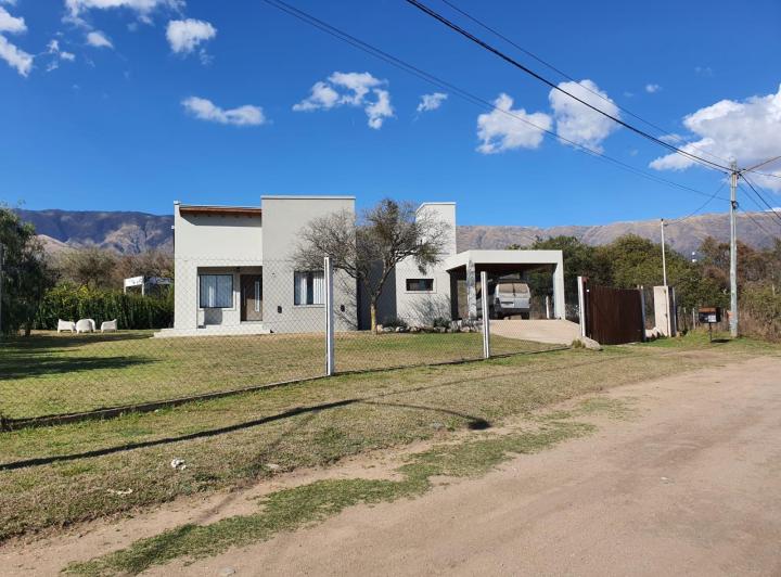 Casa · 169m² · 5 Ambientes · 2 Cocheras
