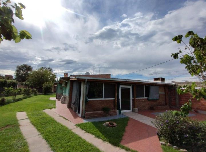 Casa · 118m² · 5 Ambientes · 3 Cocheras