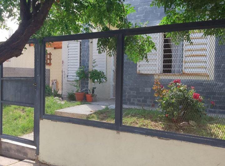Casa · 65m² · 3 Ambientes · 2 Cocheras