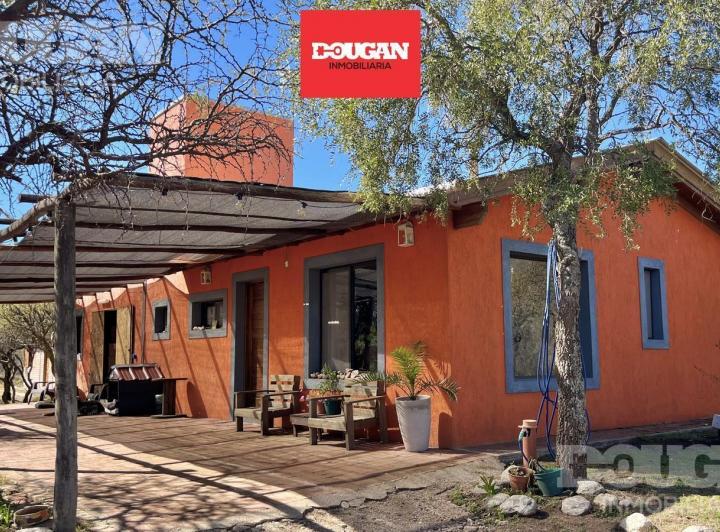 Casa · 90m² · 4 Ambientes · 3 Cocheras