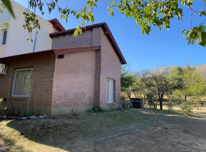 Casa · 120m² · 4 Ambientes · 3 Cocheras