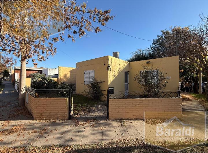 Casa · 200m² · 3 Ambientes · 2 Cocheras