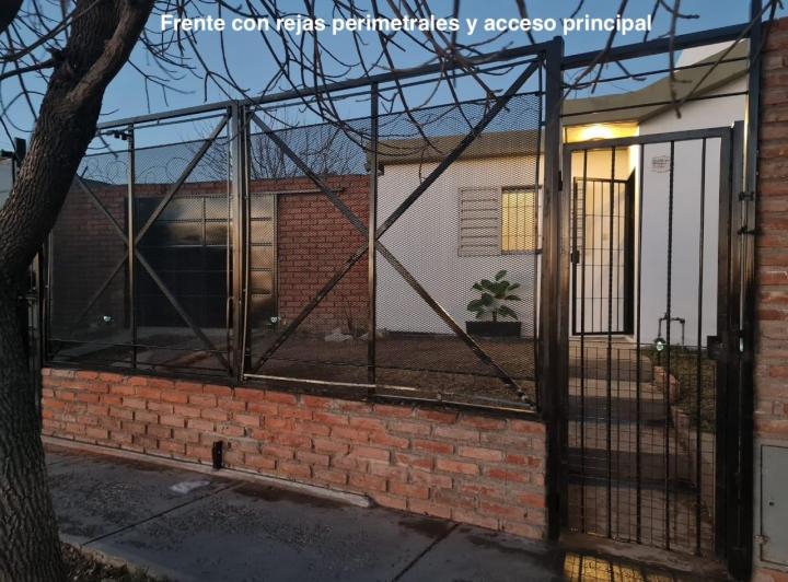 Casa · 90m² · 6 Ambientes · 2 Cocheras