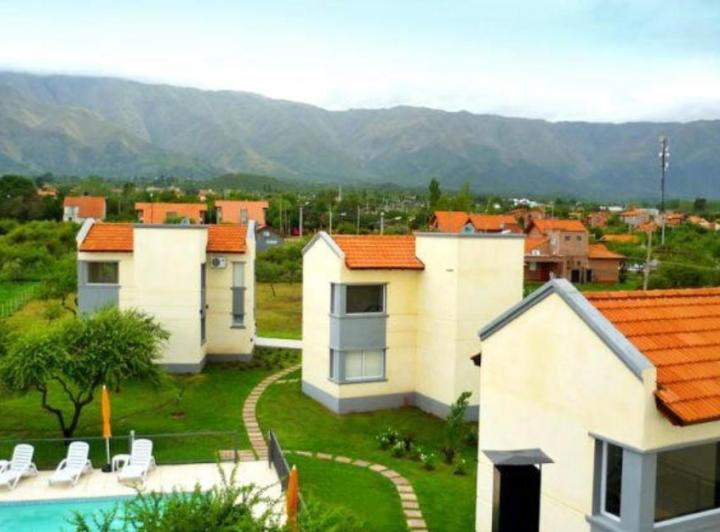 Hotel · 2400m²
