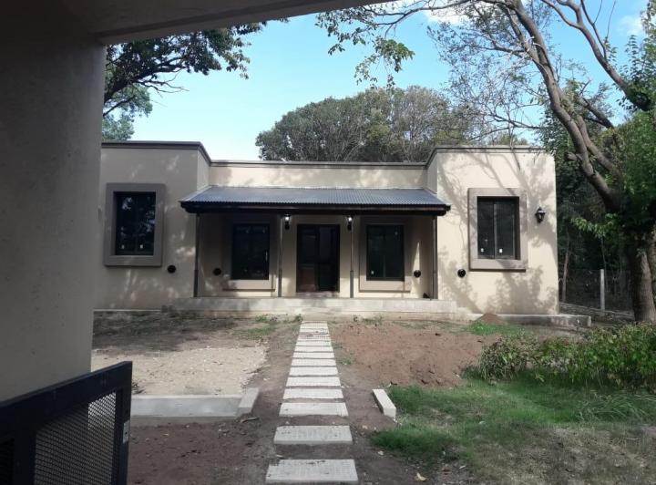 Casa · 130m² · 3 Ambientes · 1 Cochera