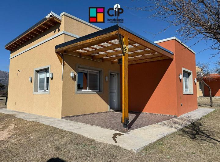 Casa · 65m² · 3 Ambientes · 2 Cocheras