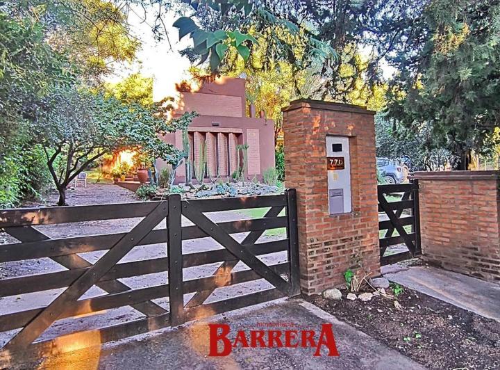 Casa · 86m² · 4 Ambientes · 3 Cocheras