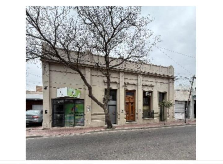 Casa · 280m² · 4 Ambientes · 1 Cochera