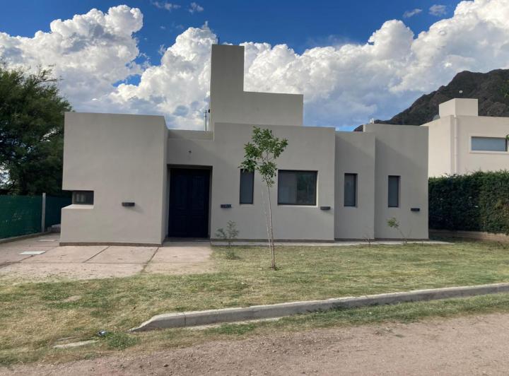 Casa · 130m² · 5 Ambientes