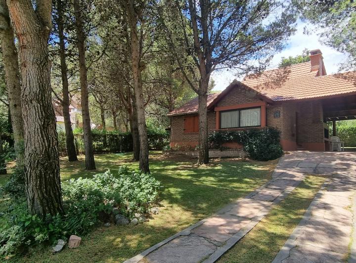 Casa · 130m² · 4 Ambientes · 1 Cochera