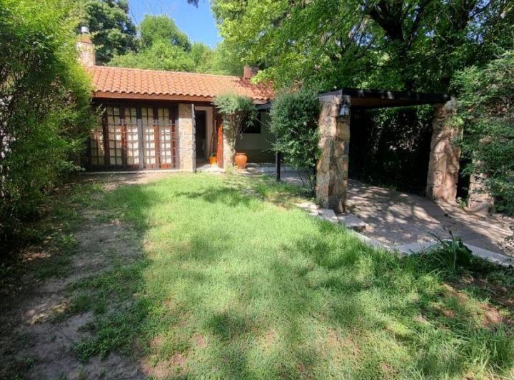 Casa · 130m² · 4 Ambientes · 1 Cochera