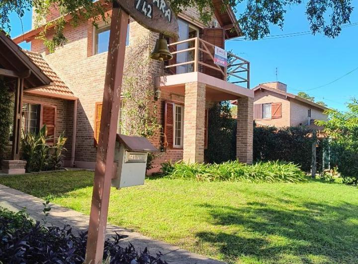 Casa · 120m² · 4 Ambientes · 2 Cocheras