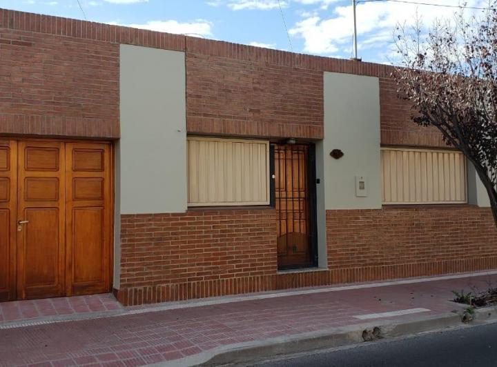 Casa · 105m² · 4 Ambientes · 1 Cochera