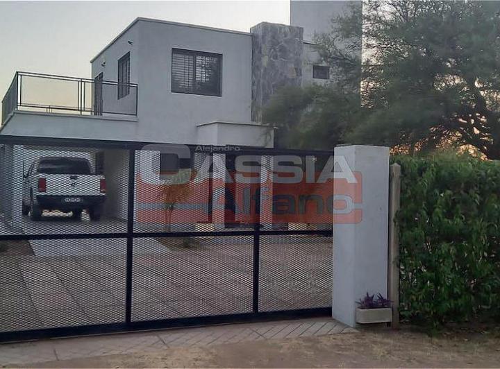 Casa · 141m² · 5 Ambientes · 1 Cochera