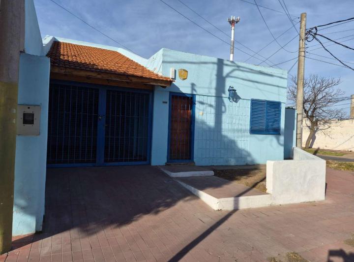 Casa · 80m² · 4 Ambientes · 1 Cochera