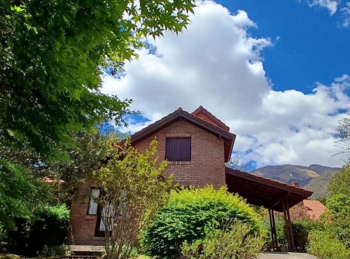 Casa · 150m² · 5 Ambientes · 1 Cochera