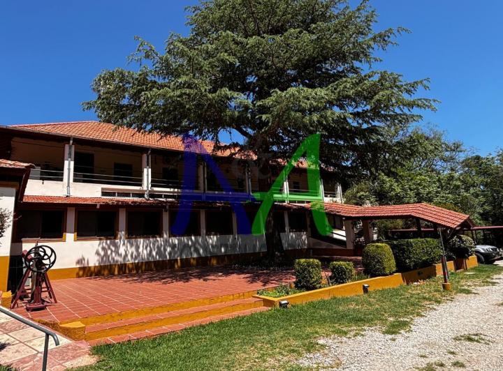Hotel · 1718m² · 28 Dormitorios · 11 Cocheras