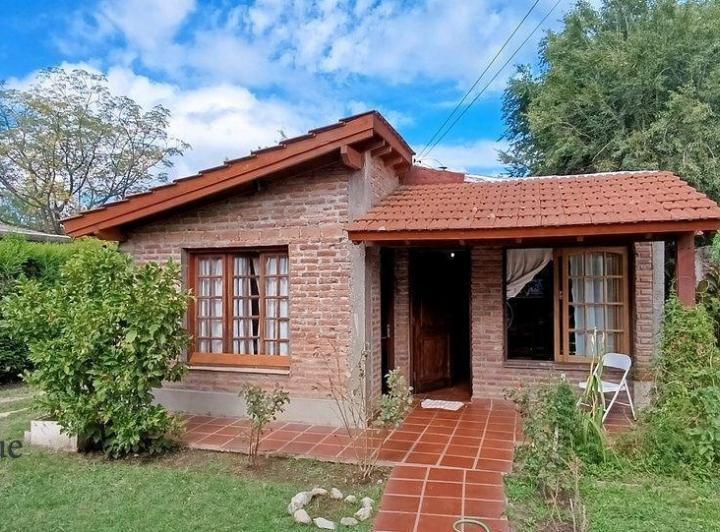 Casa · 96m² · 5 Ambientes · 1 Cochera