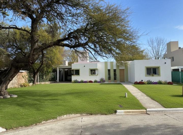 Casa · 114m² · 4 Ambientes · 2 Cocheras