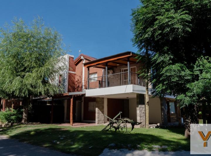 Edificio · 230m² · 15 Ambientes